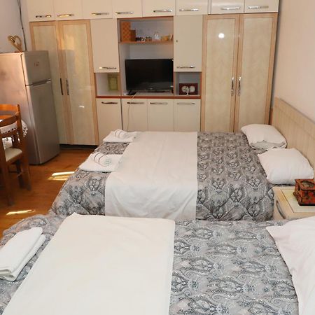 Elvi Aerd Apartment Berat Buitenkant foto