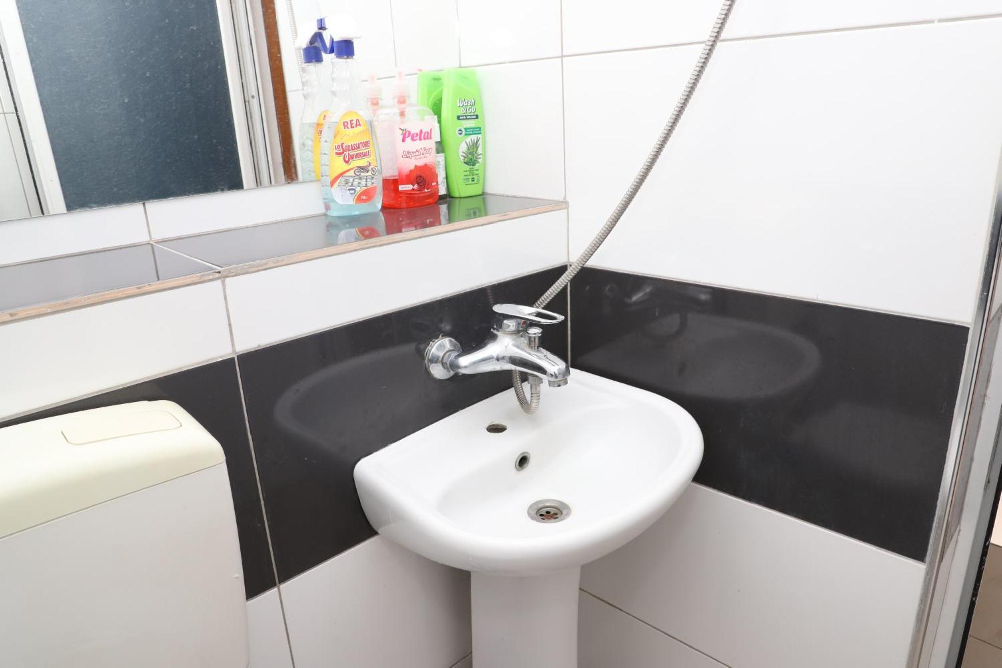 Elvi Aerd Apartment Berat Buitenkant foto