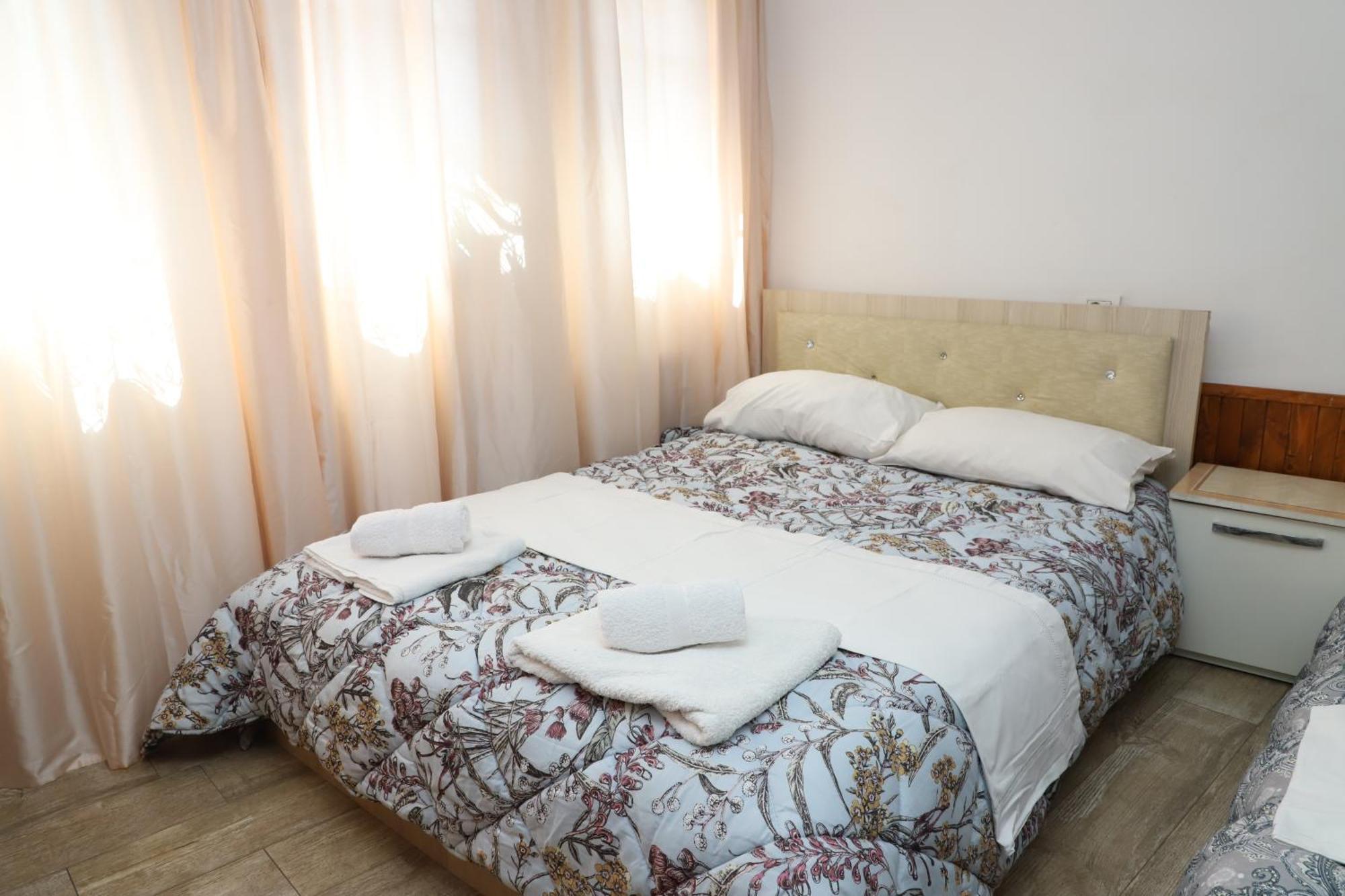 Elvi Aerd Apartment Berat Buitenkant foto