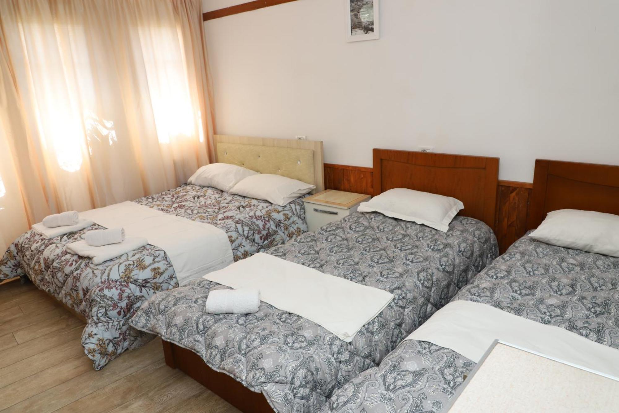 Elvi Aerd Apartment Berat Buitenkant foto