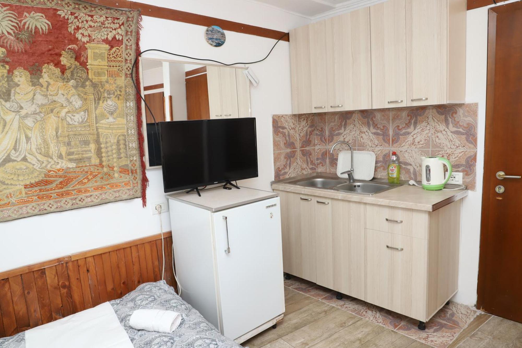 Elvi Aerd Apartment Berat Buitenkant foto
