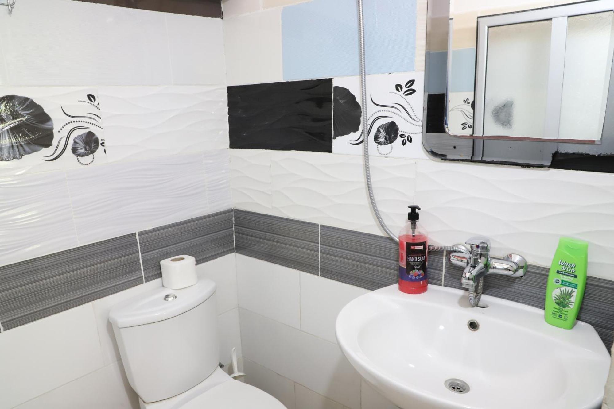 Elvi Aerd Apartment Berat Buitenkant foto